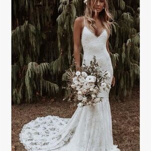 Stunning Ivory Lace Mermaid Wedding Dress | NWT Bridal Elegance